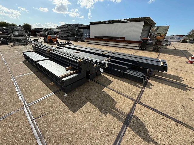 Staalconstructie 15.50 x 45.00 meter (698m2) - afbeelding 9 van  11