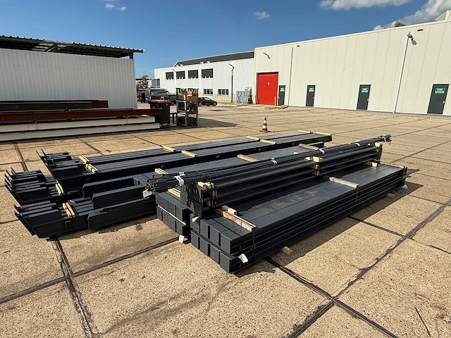 Staalconstructie 15.50 x 45.00 meter (698m2) - afbeelding 10 van  11