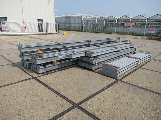 Staalconstructie 15.80 x 40.00 meter (632m2) - afbeelding 1 van  15