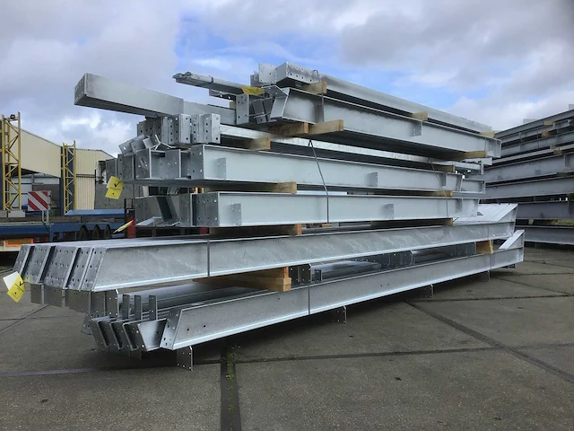 Staalconstructie 15x40 meter (ca. 600 m2) - afbeelding 9 van  10