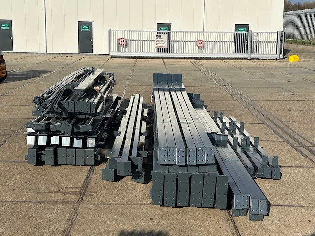 Staalconstructie 16 x 35 meter (560m2) - afbeelding 12 van  19