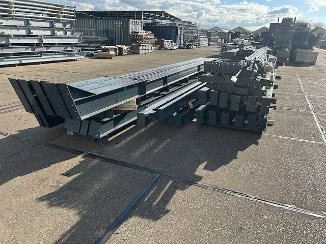 Staalconstructie 16 x 35 meter (560m2) - afbeelding 15 van  19