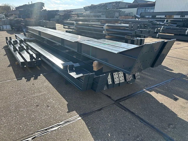 Staalconstructie 16 x 35 meter (560m2) - afbeelding 16 van  19