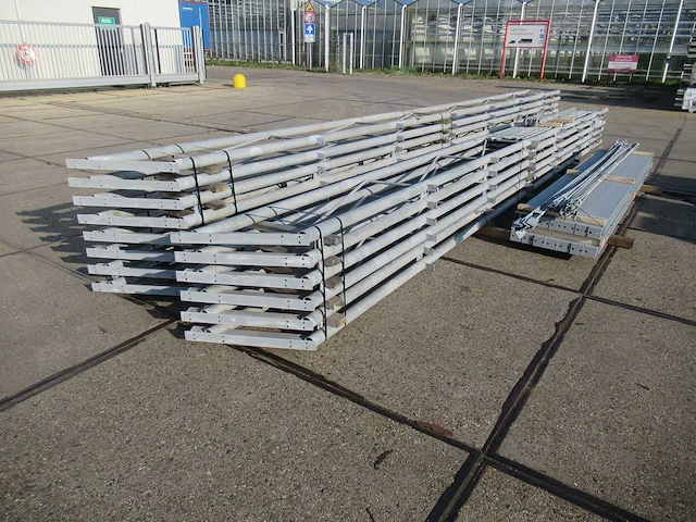 Staalconstructie 16.00 x 24.00 meter (384m2) - afbeelding 1 van  10