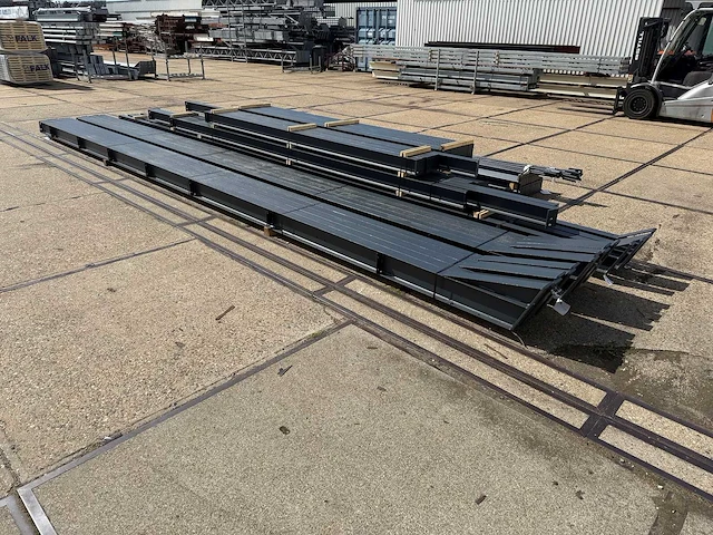 Staalconstructie 17 x 30 meter (510m2) - afbeelding 7 van  12