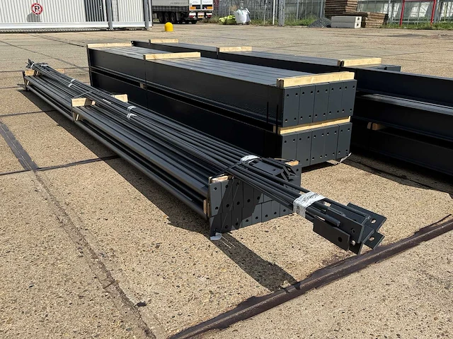 Staalconstructie 17 x 30 meter (510m2) - afbeelding 11 van  12