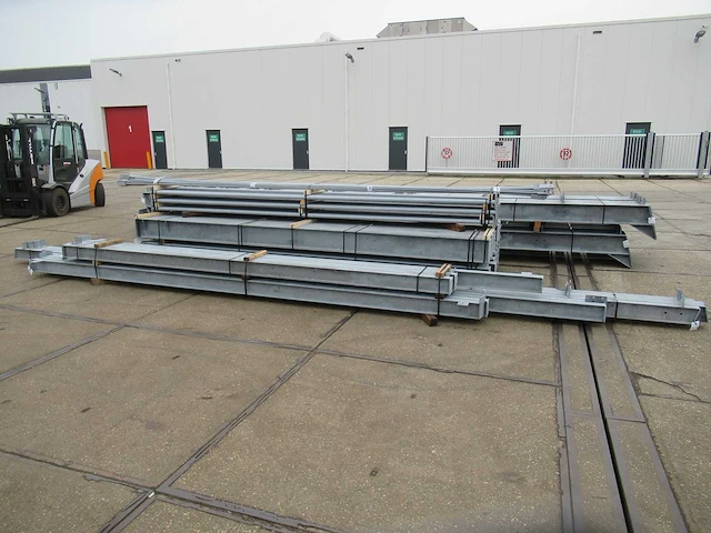 Staalconstructie 17 x 55 meter (935m2) - afbeelding 3 van  18