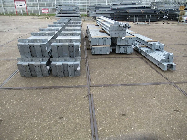 Staalconstructie 17 x 55 meter (935m2) - afbeelding 13 van  18