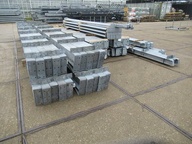 Staalconstructie 17 x 55 meter (935m2) - afbeelding 14 van  18
