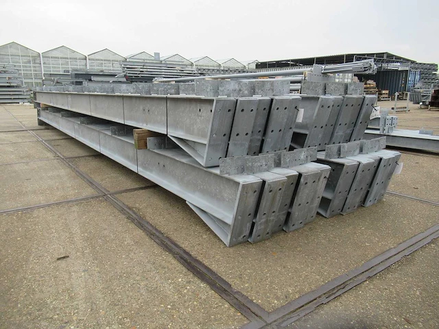 Staalconstructie 17 x 55 meter (935m2) - afbeelding 15 van  18