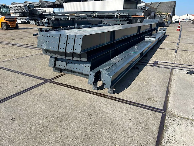 Staalconstructie 18 x 40 meter (720m2) - afbeelding 4 van  18