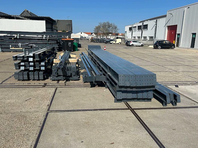 Staalconstructie 18 x 40 meter (720m2) - afbeelding 6 van  18