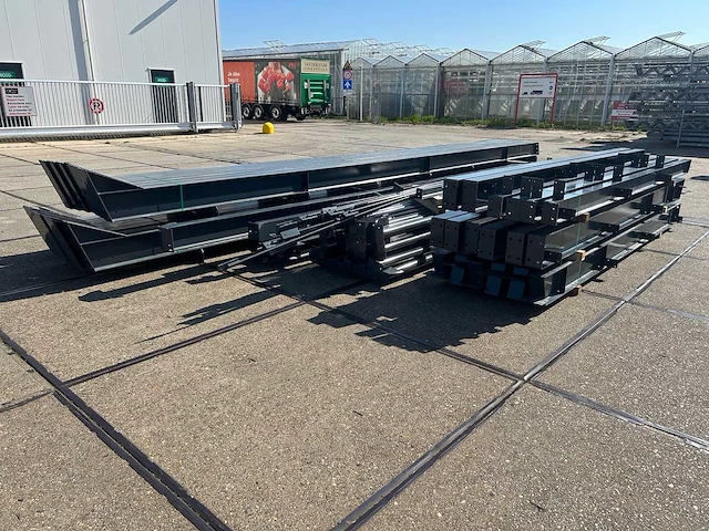 Staalconstructie 18 x 40 meter (720m2) - afbeelding 1 van  18