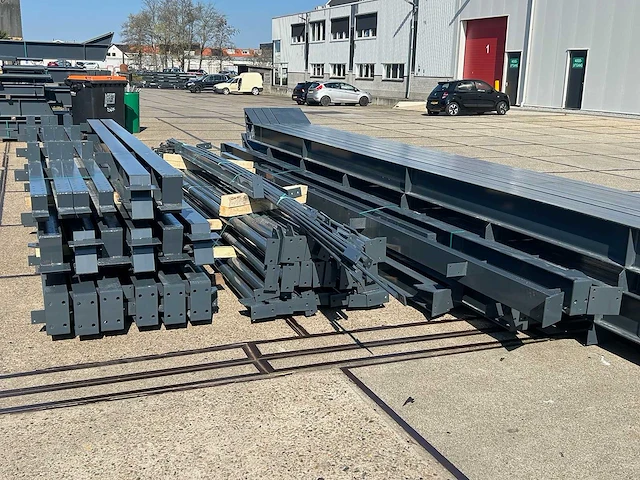 Staalconstructie 18 x 40 meter (720m2) - afbeelding 16 van  18
