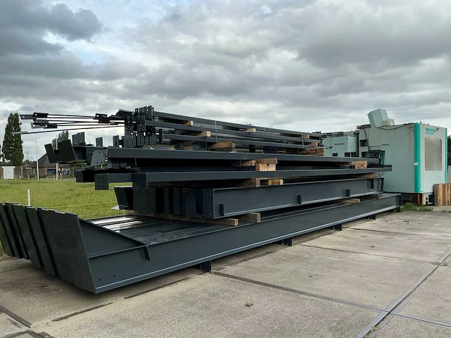 Staalconstructie 18x40 meter (ca. 720 m2) - afbeelding 7 van  11