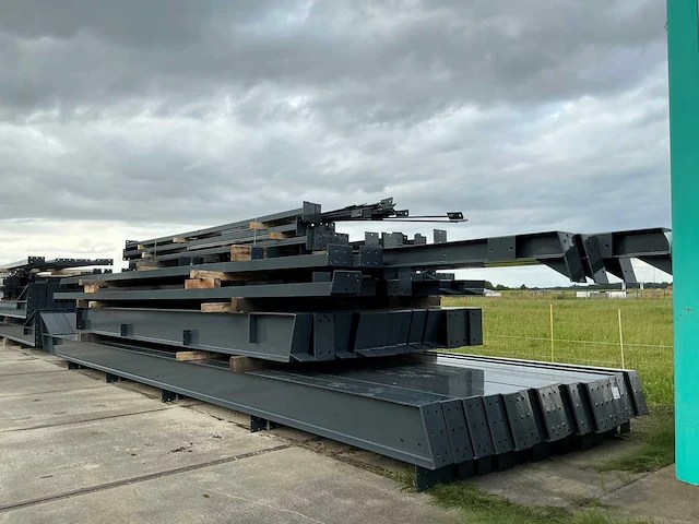 Staalconstructie 18x40 meter (ca. 720 m2) - afbeelding 8 van  11