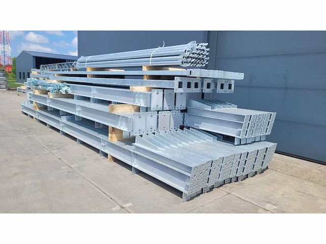 Staalconstructie (20 x 50mtr) - afbeelding 1 van  7