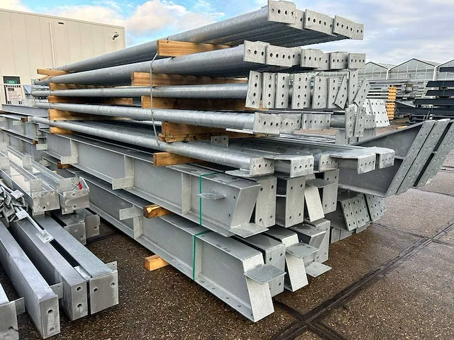 Staalconstructie 22 x 50 meter (1100m2) - afbeelding 19 van  19