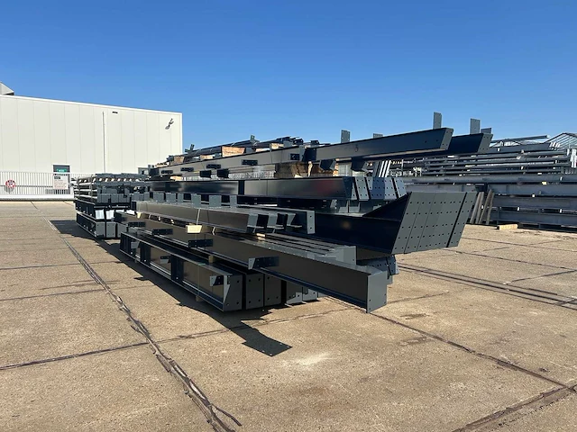 Staalconstructie 22 x 50 meter (1100m2) - afbeelding 3 van  29