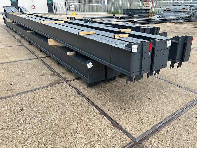 Staalconstructie 25 x 40 meter (1000m2) - afbeelding 4 van  34