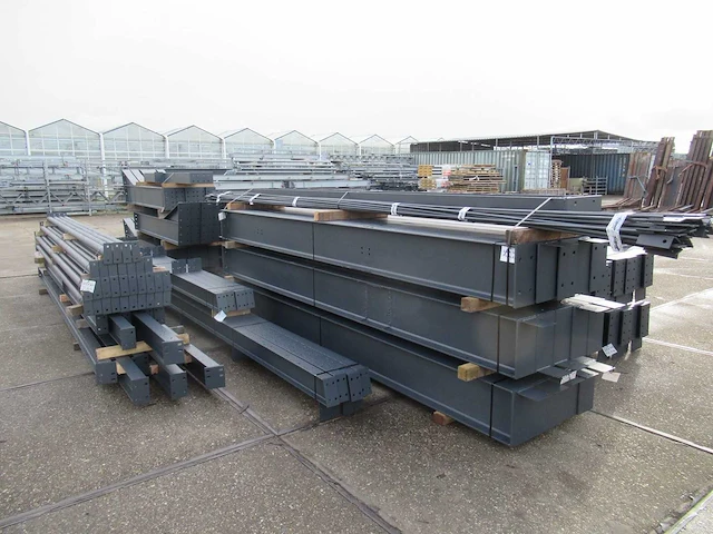 Staalconstructie 25 x 45 meter (1125m2) - afbeelding 7 van  21