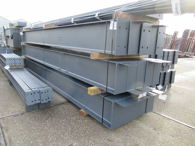 Staalconstructie 25 x 45 meter (1125m2) - afbeelding 8 van  21