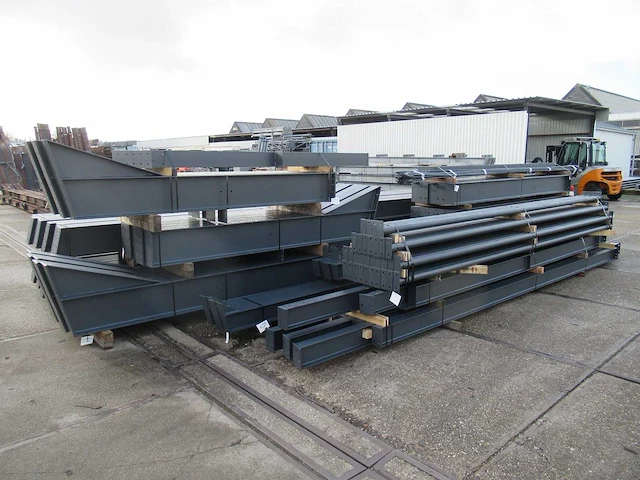 Staalconstructie 25 x 45 meter (1125m2) - afbeelding 1 van  21