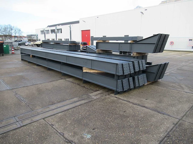 Staalconstructie 25 x 45 meter (1125m2) - afbeelding 12 van  21
