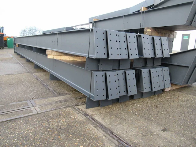 Staalconstructie 25 x 45 meter (1125m2) - afbeelding 20 van  21