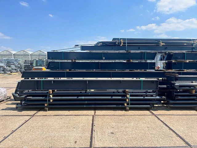 Staalconstructie 25 x 60 meter (1500m2) - afbeelding 17 van  19