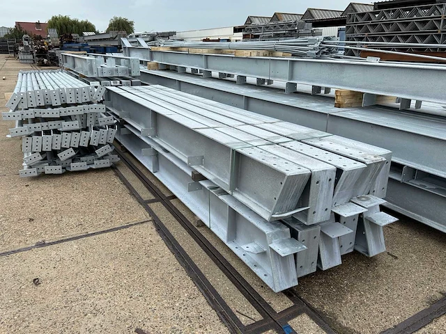 Staalconstructie 25 x 60 meter (1500m2) - afbeelding 2 van  25