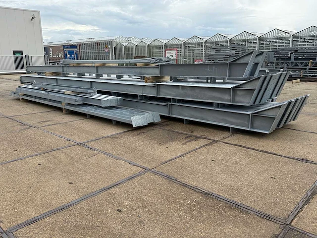 Staalconstructie 25 x 60 meter (1500m2) - afbeelding 8 van  25