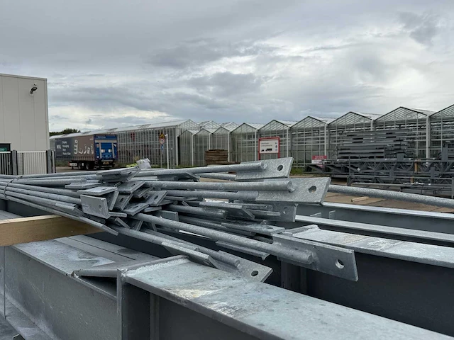 Staalconstructie 25 x 60 meter (1500m2) - afbeelding 10 van  25