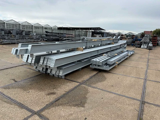 Staalconstructie 25 x 60 meter (1500m2) - afbeelding 12 van  25