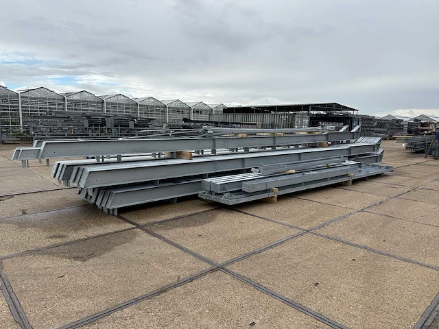 Staalconstructie 25 x 60 meter (1500m2) - afbeelding 21 van  25