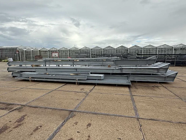 Staalconstructie 25 x 60 meter (1500m2) - afbeelding 22 van  25