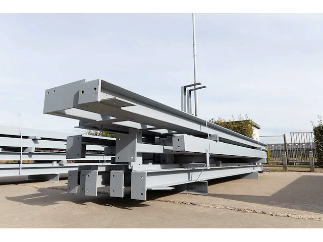 Staalconstructie 25x49 meter – hal met kantoor - afbeelding 11 van  87