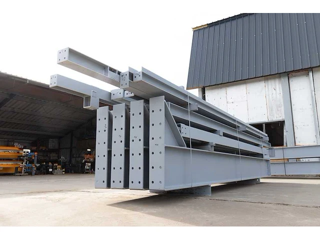Staalconstructie 25x49 meter – hal met kantoor - afbeelding 24 van  87