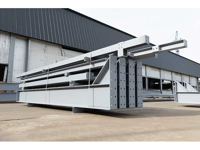 Staalconstructie 25x49 meter – hal met kantoor - afbeelding 27 van  87