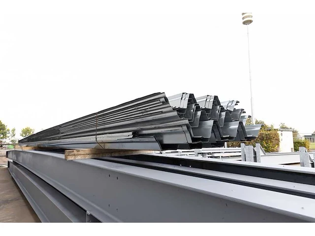 Staalconstructie 25x49 meter – hal met kantoor - afbeelding 28 van  87