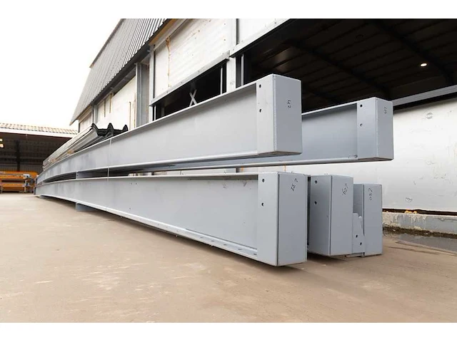Staalconstructie 25x49 meter – hal met kantoor - afbeelding 30 van  87
