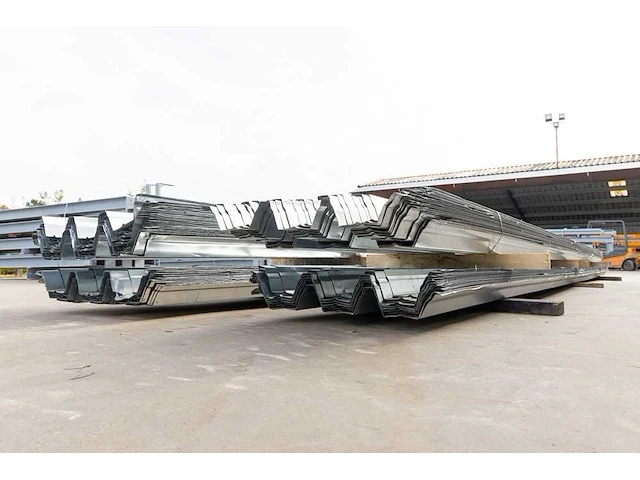 Staalconstructie 25x49 meter – hal met kantoor - afbeelding 31 van  87