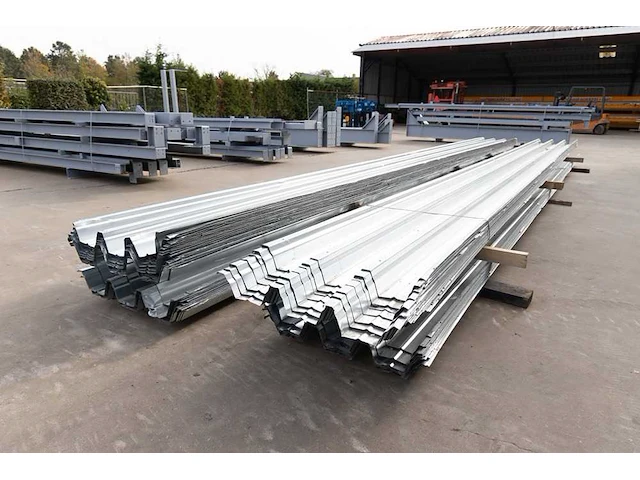 Staalconstructie 25x49 meter – hal met kantoor - afbeelding 32 van  87