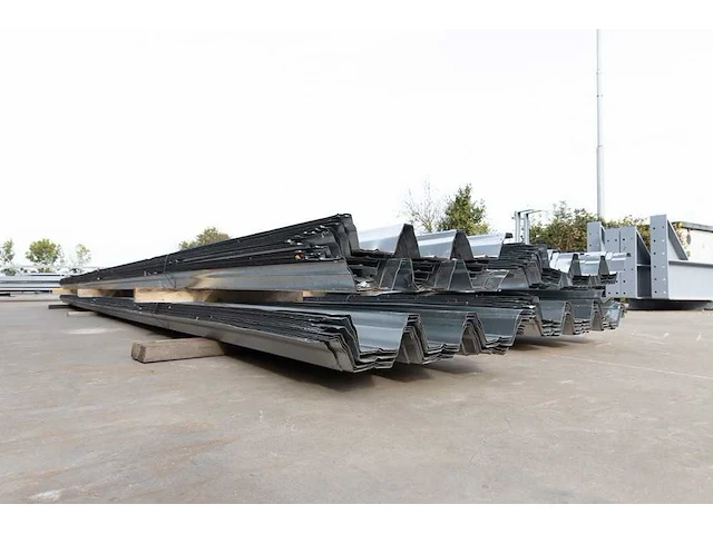 Staalconstructie 25x49 meter – hal met kantoor - afbeelding 33 van  87