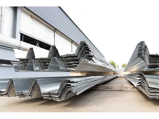 Staalconstructie 25x49 meter – hal met kantoor - afbeelding 35 van  87