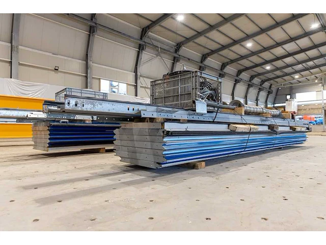 Staalconstructie 25x49 meter – hal met kantoor - afbeelding 69 van  87