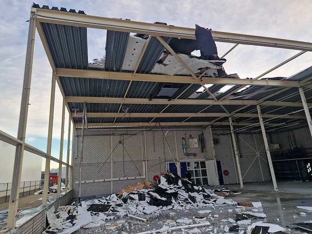 Staalconstructie (28,80x 23,40 mtr) (674m2) - afbeelding 12 van  38