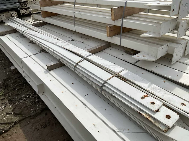 Staalconstructie (28,80x 23,40 mtr) (674m2) - afbeelding 25 van  38