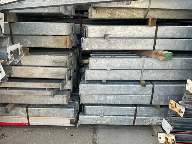 Staalconstructie (32,00x112,50 mtr) (3600m2) - afbeelding 48 van  55