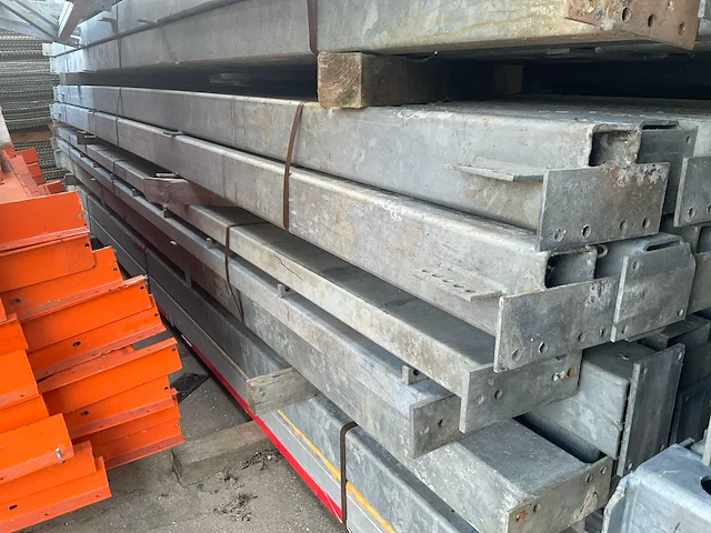 Staalconstructie (32,00x112,50 mtr) (3600m2) - afbeelding 51 van  55